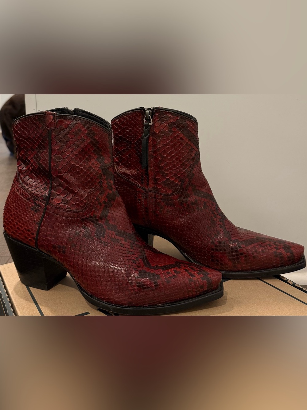 Tecovas Burgundy Python Daisy